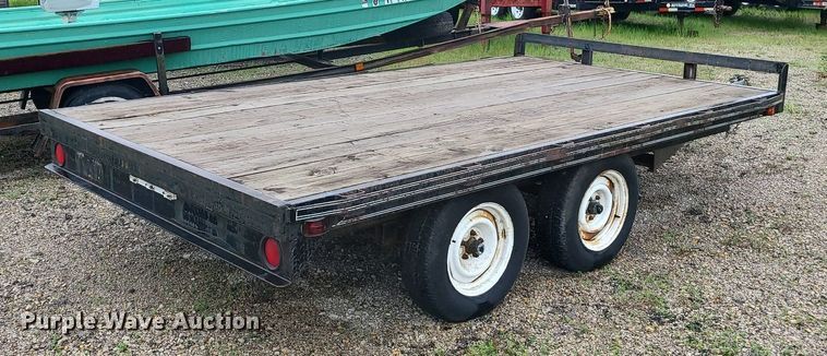 image for item LE9051 1998 Tri-Star  equipment trailer