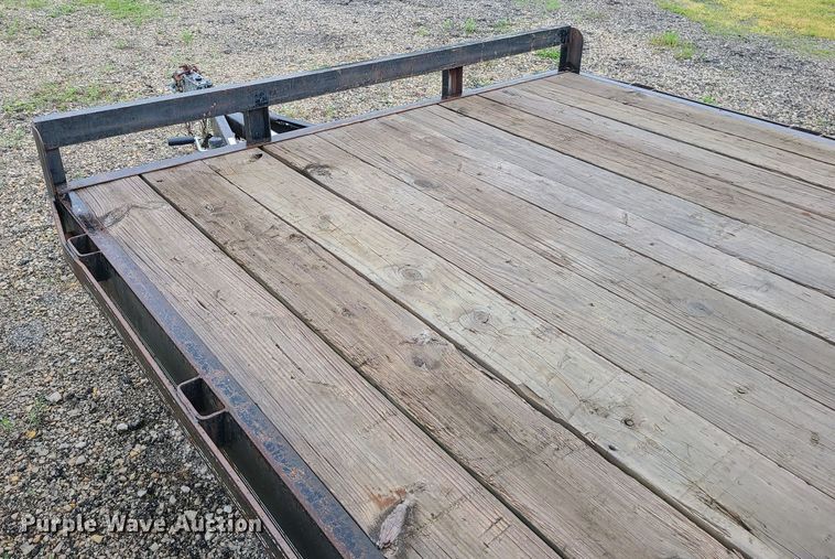 image for item LE9051 1998 Tri-Star  equipment trailer