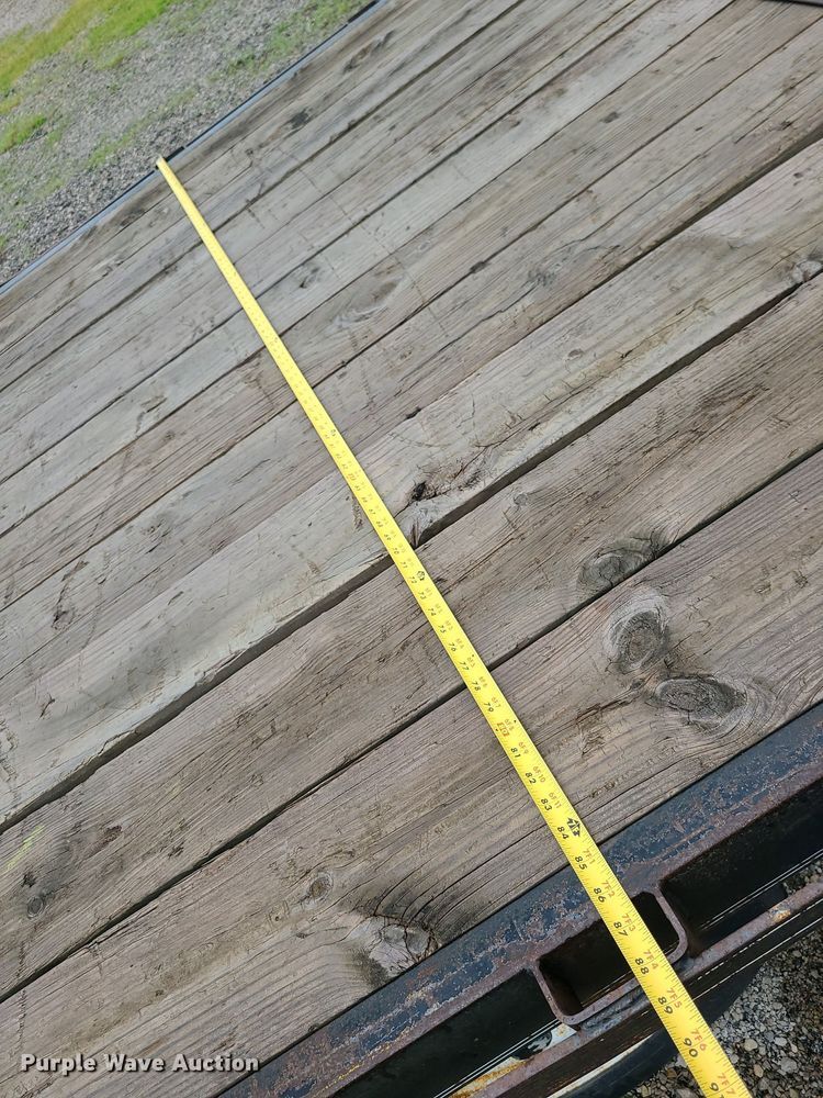 image for item LE9051 1998 Tri-Star  equipment trailer