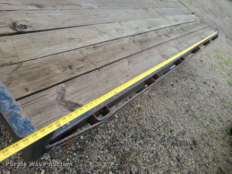 image for item LE9051 1998 Tri-Star  equipment trailer
