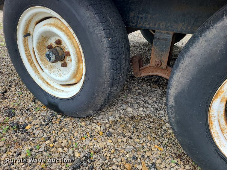 image for item LE9051 1998 Tri-Star  equipment trailer