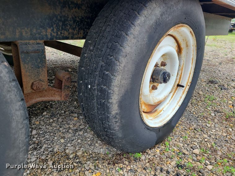 image for item LE9051 1998 Tri-Star  equipment trailer
