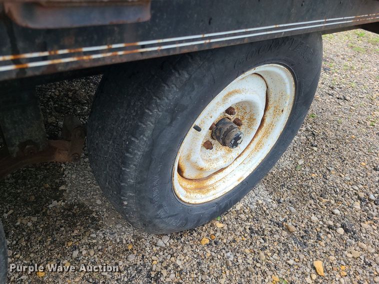 image for item LE9051 1998 Tri-Star  equipment trailer