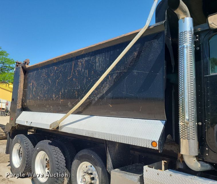 image for item LE9070 2012 Caterpillar CT660L  dump truck