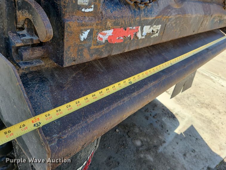 image for item LE9070 2012 Caterpillar CT660L  dump truck