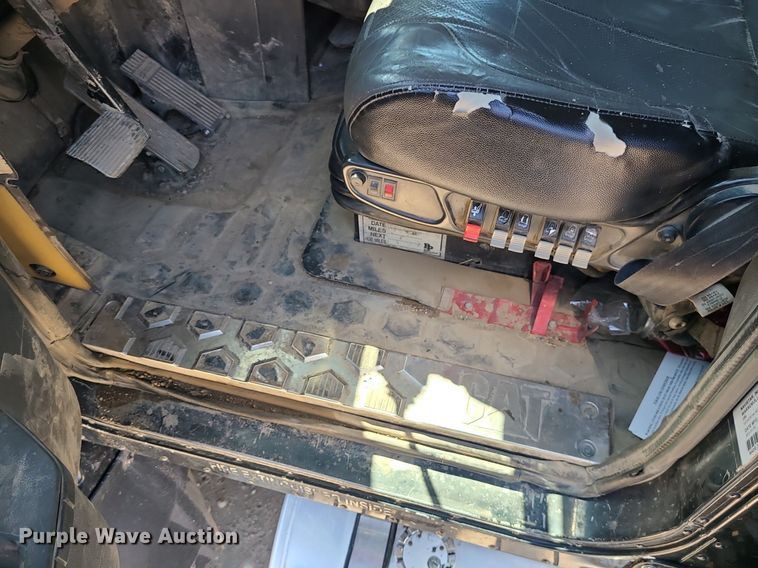 image for item LE9070 2012 Caterpillar CT660L  dump truck