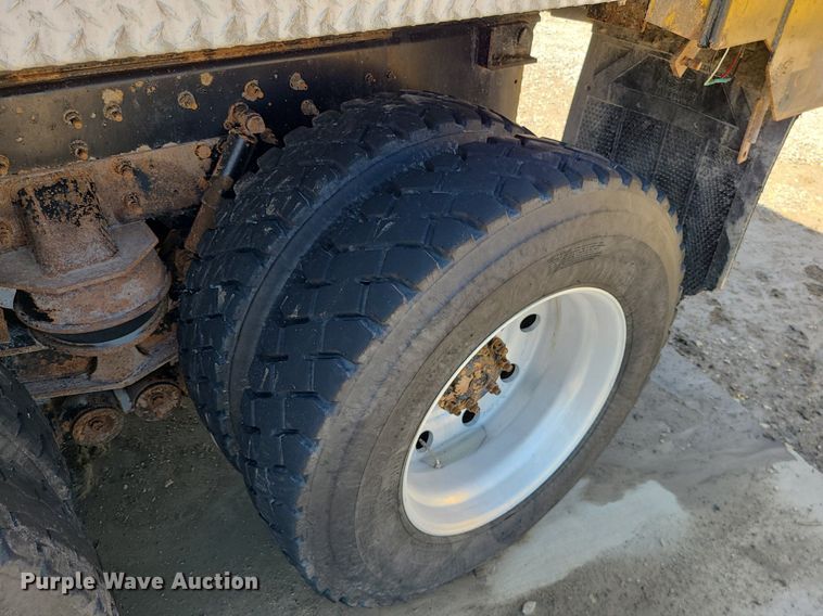 image for item LE9070 2012 Caterpillar CT660L  dump truck