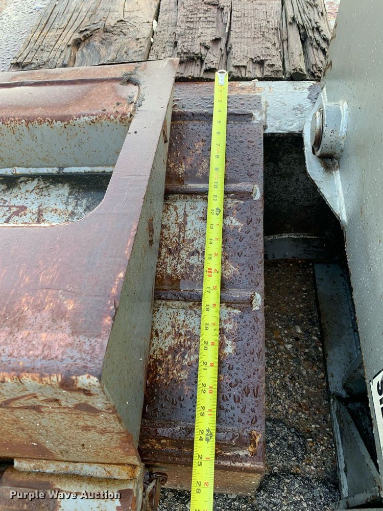 image for item LH9736 2006 Trail King TK110HDG  lowboy equipment trailer