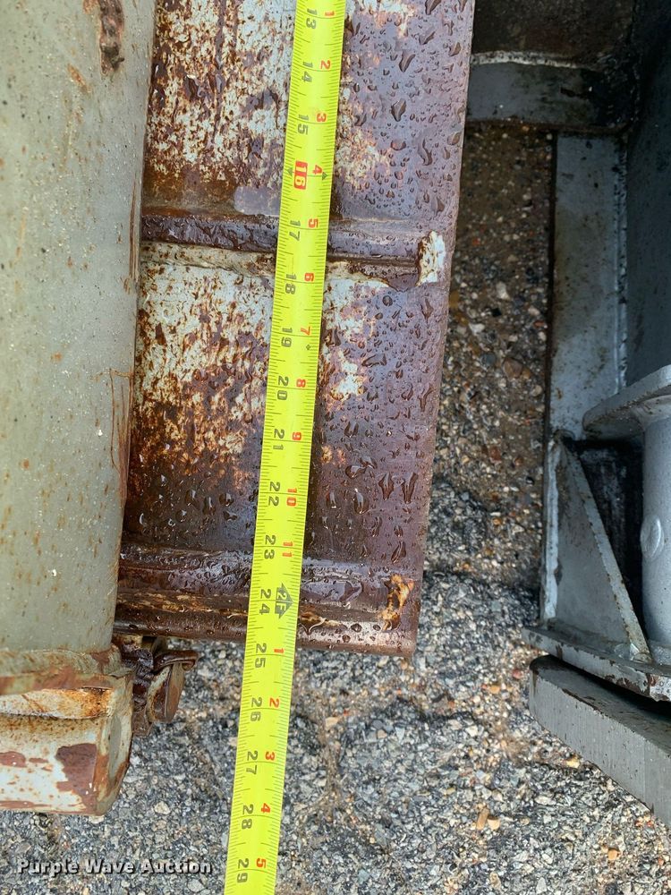 image for item LH9736 2006 Trail King TK110HDG  lowboy equipment trailer