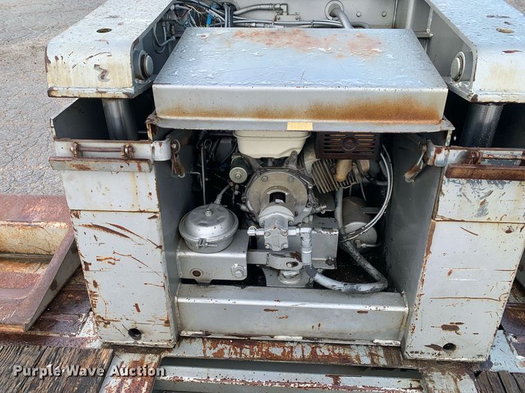 image for item LH9736 2006 Trail King TK110HDG  lowboy equipment trailer