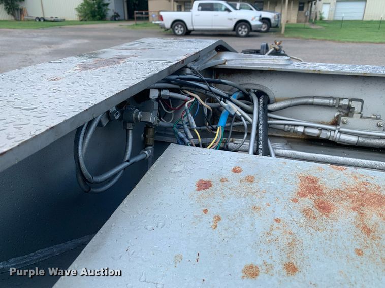 image for item LH9736 2006 Trail King TK110HDG  lowboy equipment trailer