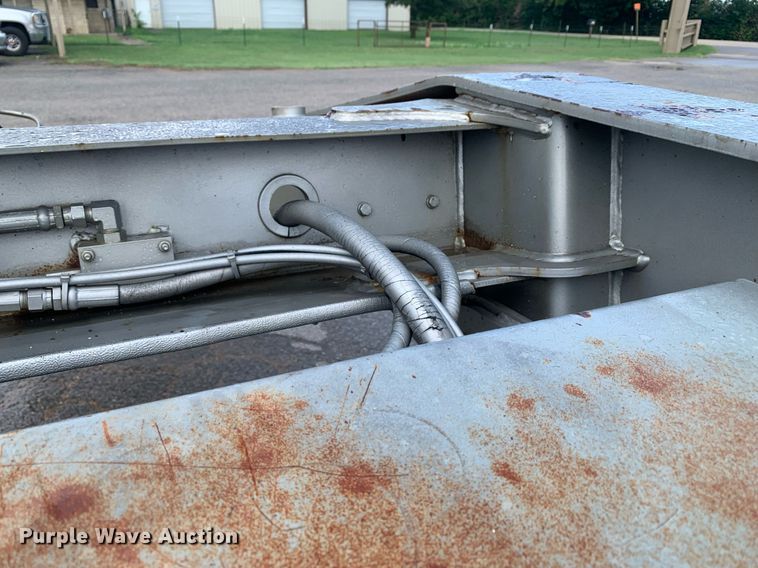 image for item LH9736 2006 Trail King TK110HDG  lowboy equipment trailer