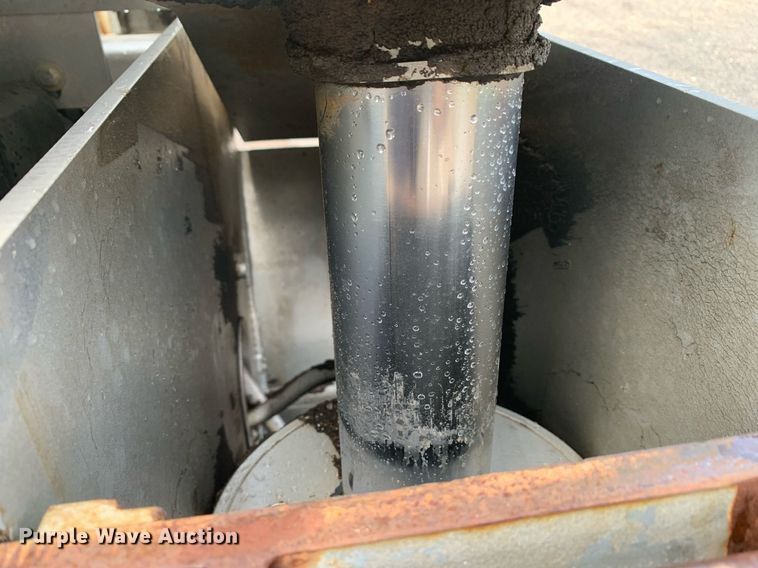 image for item LH9736 2006 Trail King TK110HDG  lowboy equipment trailer