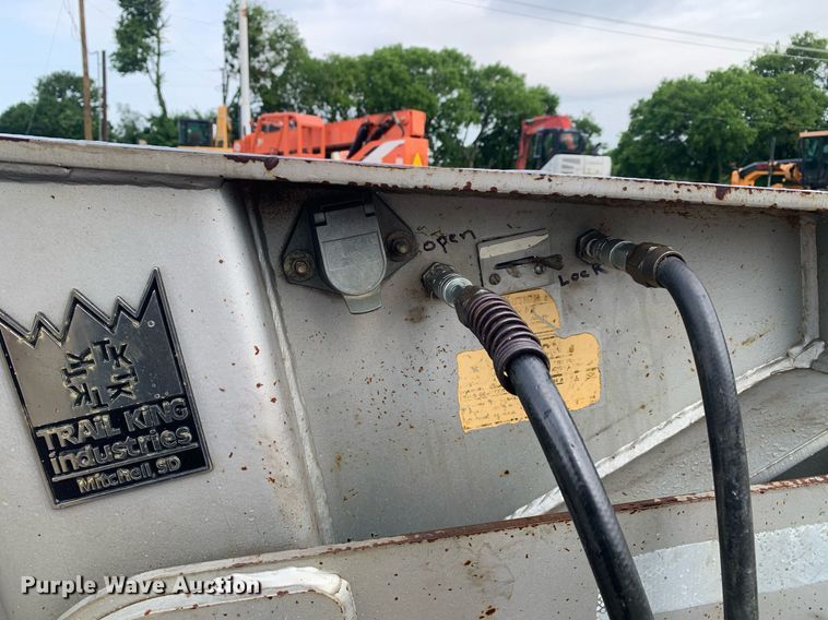 image for item LH9736 2006 Trail King TK110HDG  lowboy equipment trailer