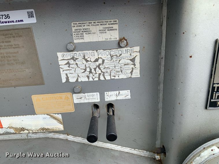 image for item LH9736 2006 Trail King TK110HDG  lowboy equipment trailer