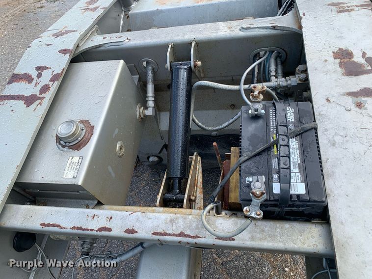 image for item LH9736 2006 Trail King TK110HDG  lowboy equipment trailer