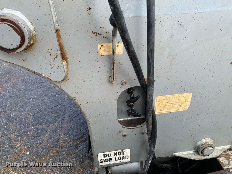 image for item LH9736 2006 Trail King TK110HDG  lowboy equipment trailer