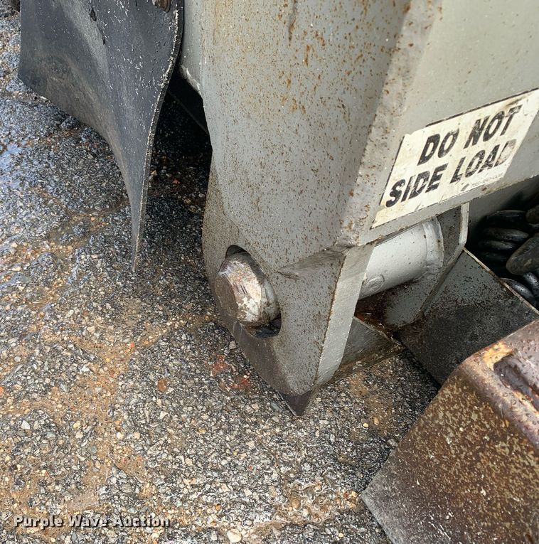 image for item LH9736 2006 Trail King TK110HDG  lowboy equipment trailer