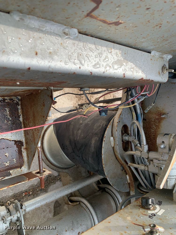 image for item LH9736 2006 Trail King TK110HDG  lowboy equipment trailer