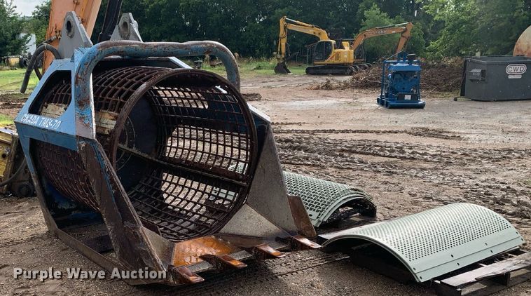 image for item LH9737 Okada TMB-70  trommel bucket