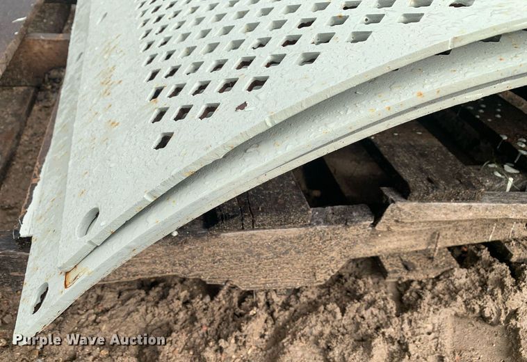 image for item LH9737 Okada TMB-70  trommel bucket