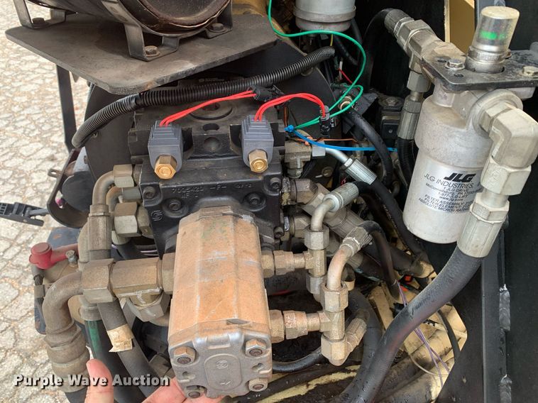 image for item LH9741 2005 JLG 450AJSII  boom lift