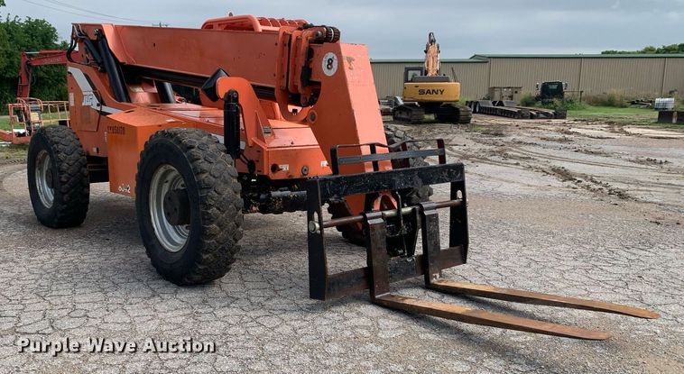 image for item LH9742 2006 Sky Trak 8042  telehandler