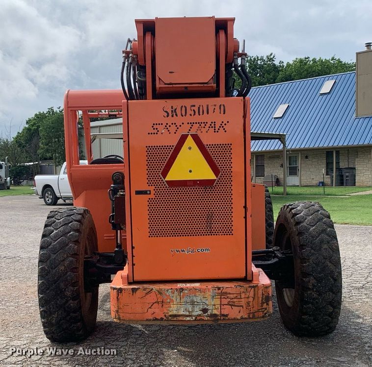 image for item LH9742 2006 Sky Trak 8042  telehandler