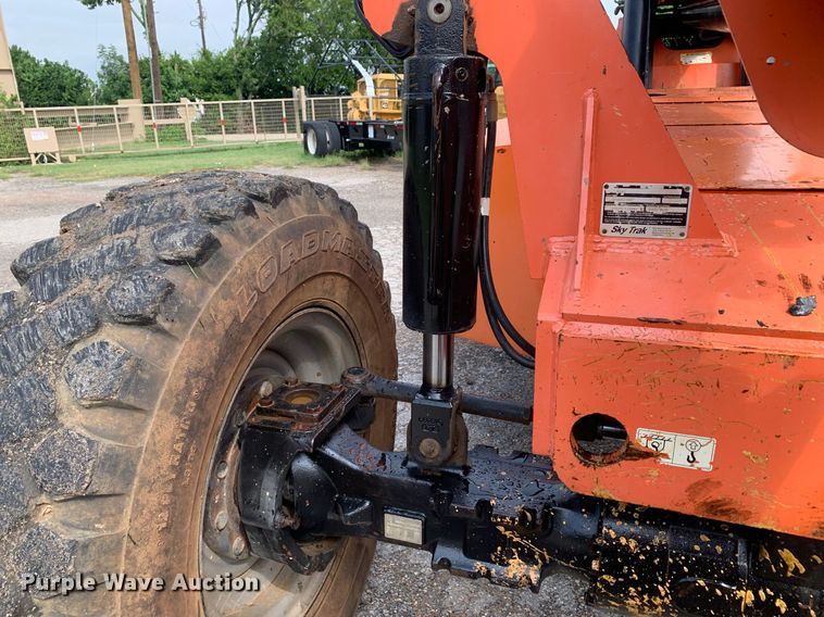 image for item LH9742 2006 Sky Trak 8042  telehandler