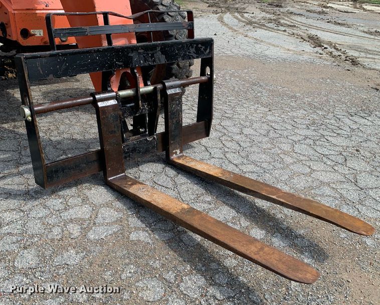 image for item LH9742 2006 Sky Trak 8042  telehandler