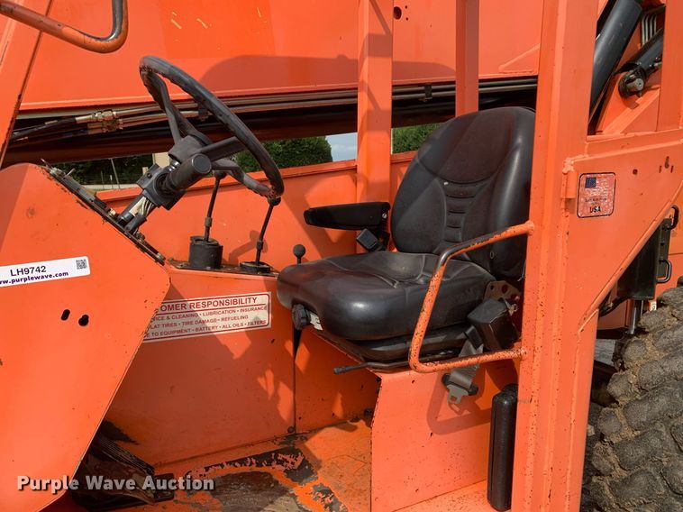 image for item LH9742 2006 Sky Trak 8042  telehandler