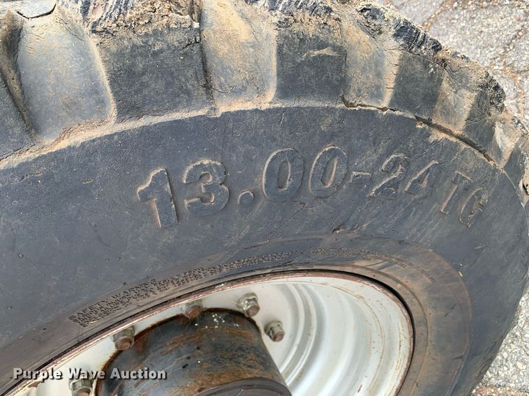 image for item LH9742 2006 Sky Trak 8042  telehandler