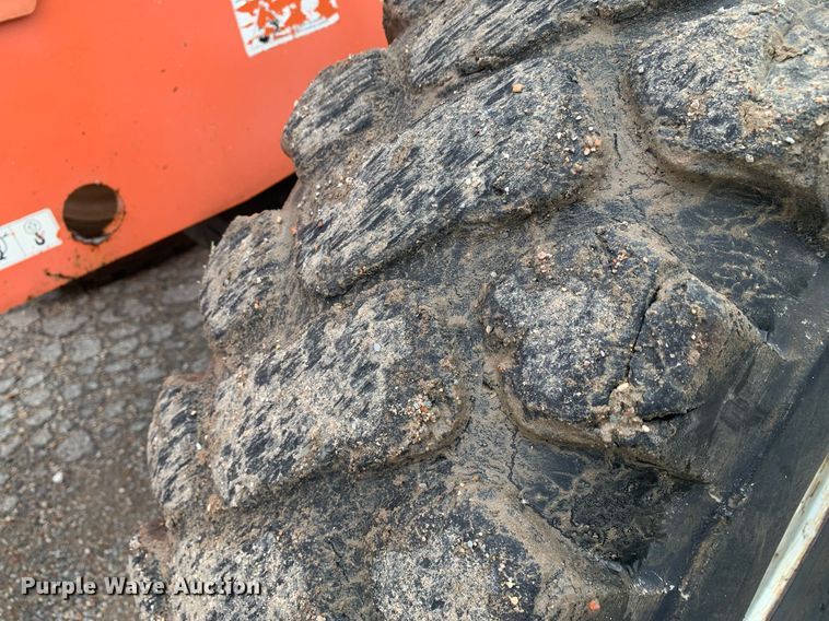 image for item LH9742 2006 Sky Trak 8042  telehandler