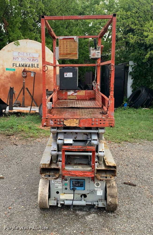 image for item LH9743 2008 Skyjack SJIII3219  scissor lift