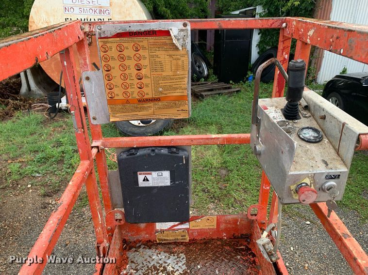 image for item LH9743 2008 Skyjack SJIII3219  scissor lift