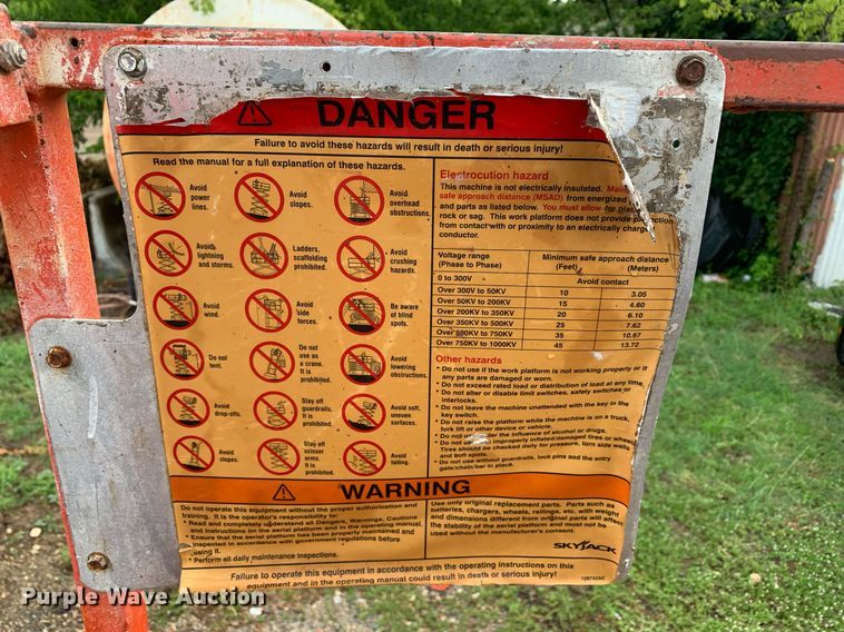 image for item LH9743 2008 Skyjack SJIII3219  scissor lift