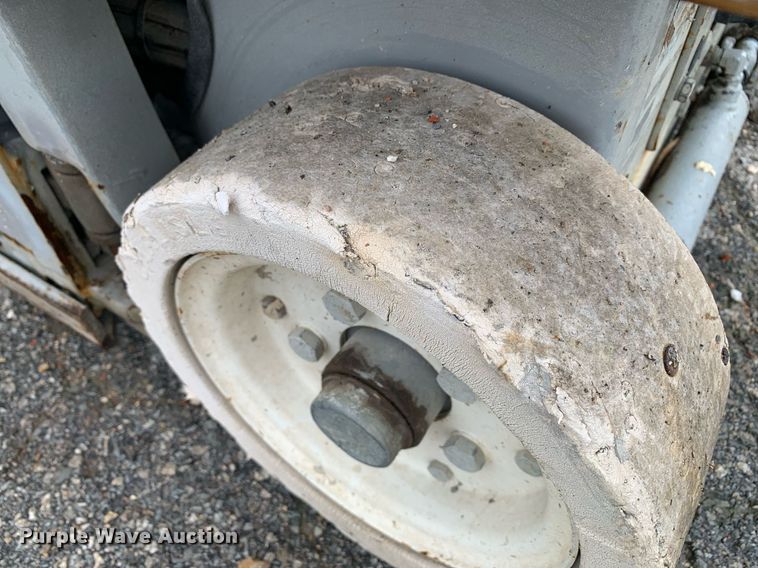 image for item LH9743 2008 Skyjack SJIII3219  scissor lift