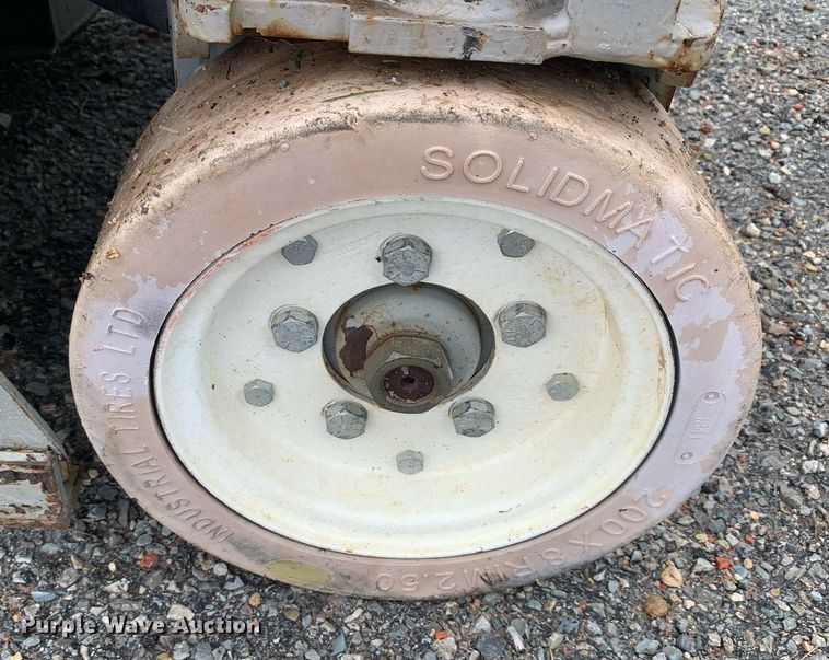 image for item LH9743 2008 Skyjack SJIII3219  scissor lift