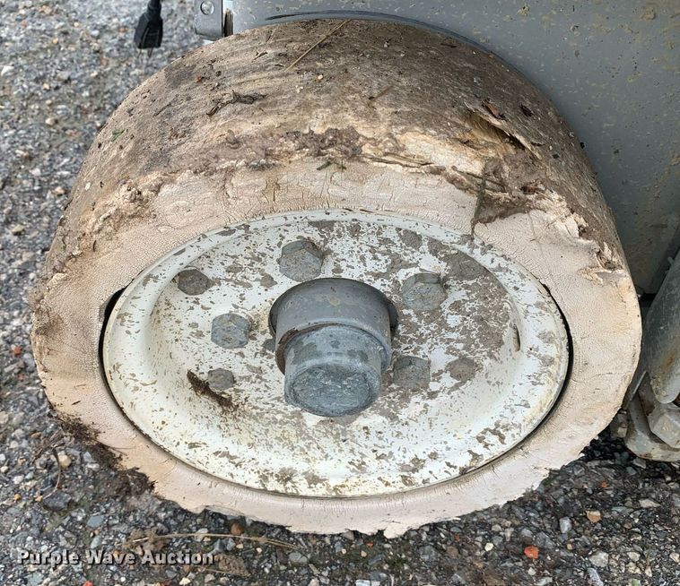 image for item LH9743 2008 Skyjack SJIII3219  scissor lift