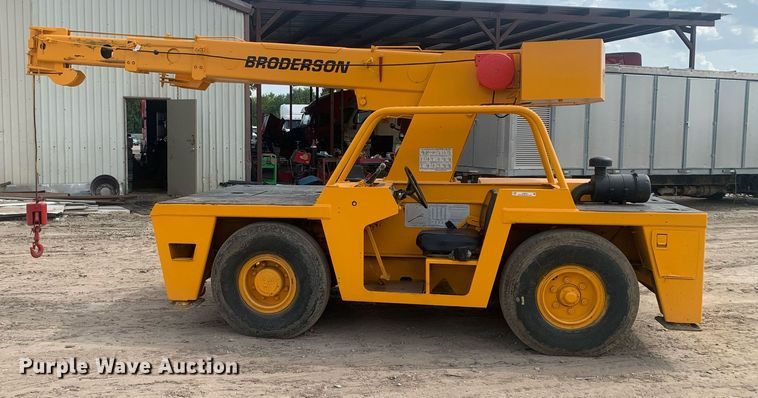 image for item LH9751 2002 Broderson IC-80-1F  crane