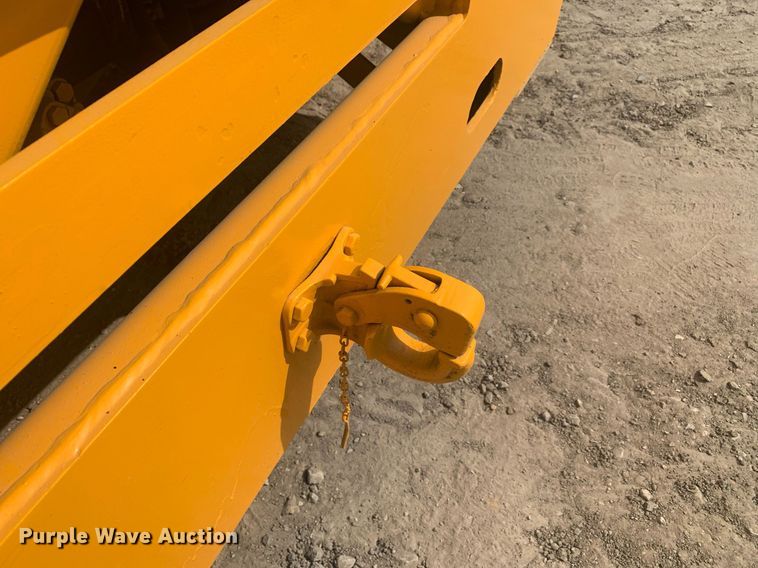 image for item LH9751 2002 Broderson IC-80-1F  crane