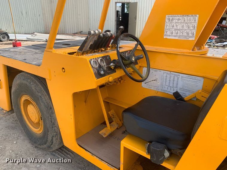 image for item LH9751 2002 Broderson IC-80-1F  crane