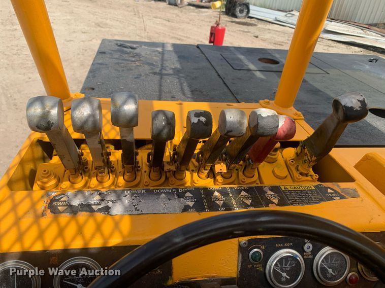 image for item LH9751 2002 Broderson IC-80-1F  crane