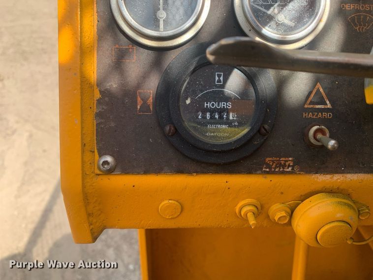 image for item LH9751 2002 Broderson IC-80-1F  crane