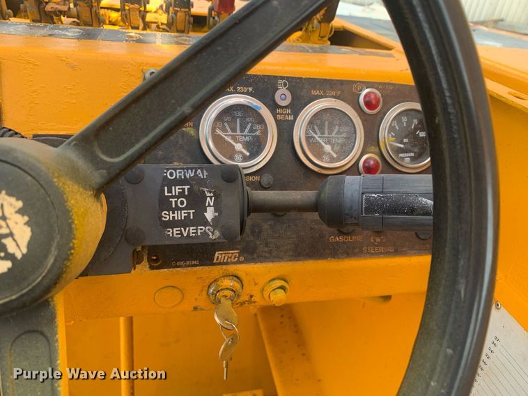 image for item LH9751 2002 Broderson IC-80-1F  crane