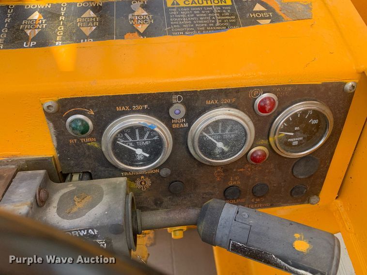 image for item LH9751 2002 Broderson IC-80-1F  crane