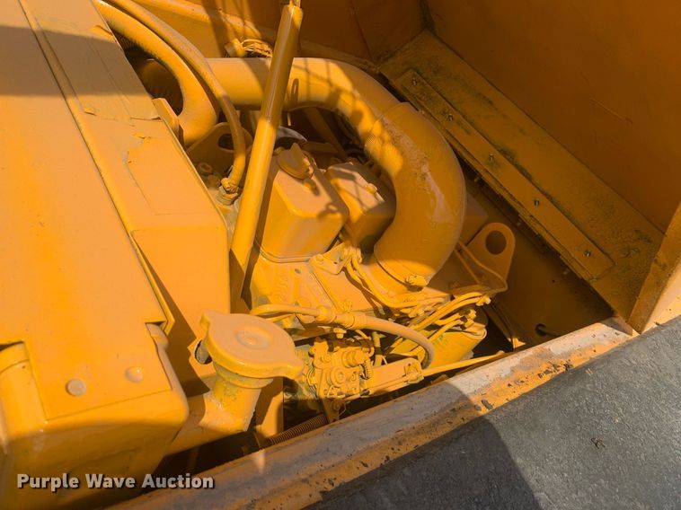 image for item LH9751 2002 Broderson IC-80-1F  crane