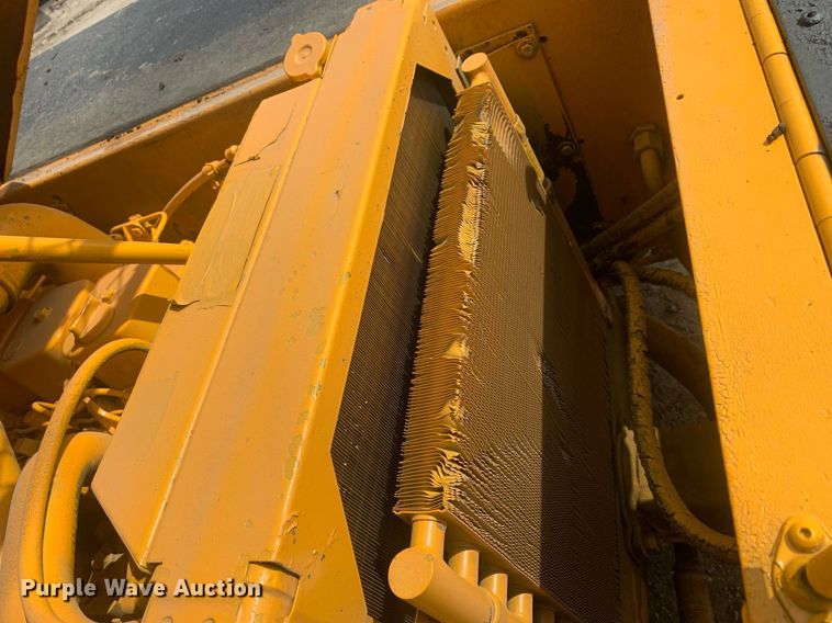 image for item LH9751 2002 Broderson IC-80-1F  crane