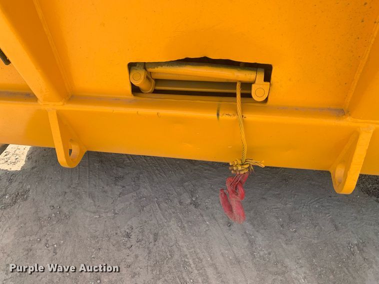 image for item LH9751 2002 Broderson IC-80-1F  crane