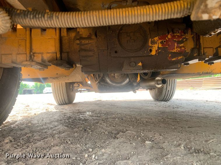 image for item LH9751 2002 Broderson IC-80-1F  crane